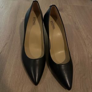 Size 7.5 black Michael Kors heels never worn